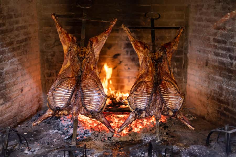 25 DE MAYO FARM - Dinner Options at El Quincho: Roast Lamb, Folklore Show, and Audience Energy