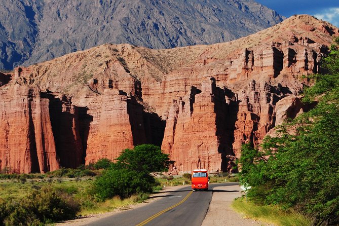3 Days 3 Full Excursions Pack - Getting there: hotel pickup, the 6:30 am start, and minivan comfort