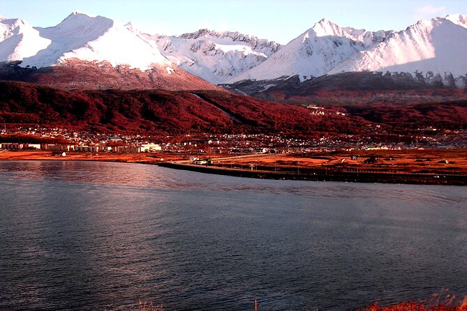 5-Hour National Park + City tour - USHUAIA (Private Tour) - Centro de Visitantes: snacks plus panoramic park context