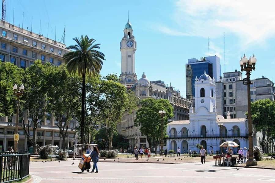 5hs Small Group City Tour of Buenos Aires with Street Food - San Telmo, Caminito, and the La Boca street-food stop