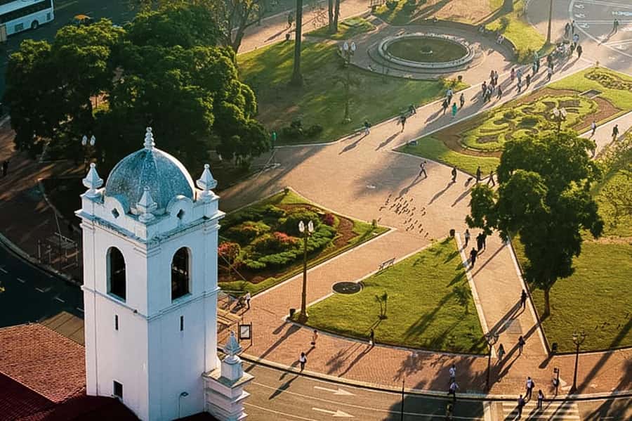 5hs Small Group City Tour of Buenos Aires with Street Food - Plaza de Mayo and the storytelling route: what you learn fast