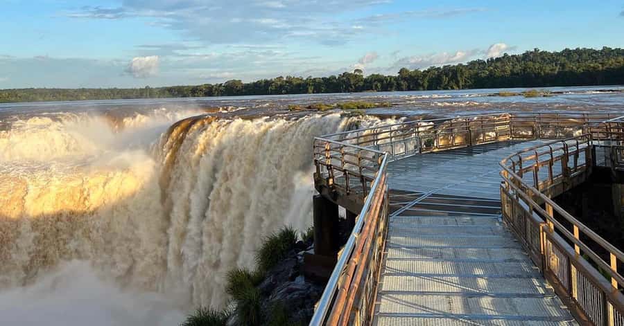 Argentinian Falls Tour + Optional Boat Ride (Private) - Price and value: $89, plus what to budget