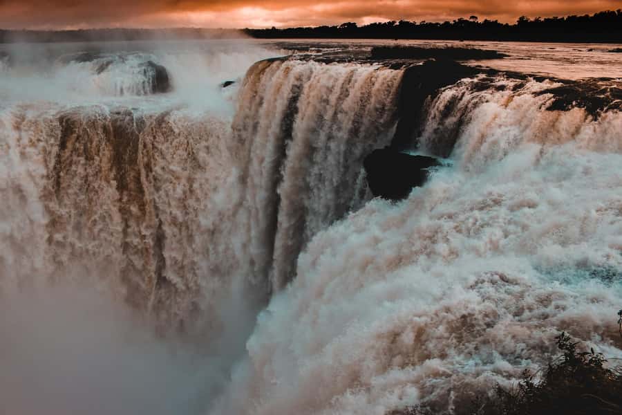 Argentinian Falls Tour + Optional Boat Ride (Private) - Practical packing for a misty, foot-friendly day
