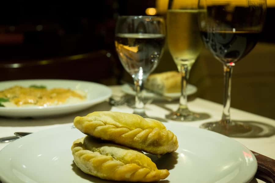 BA: Tango Show and Optional Dinner at Esquina Homero Manzi - The Tango Show: Golden-Age Focus and a Full Cast