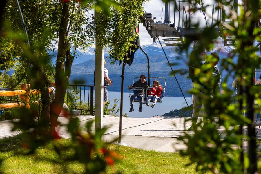 Bariloche: Circuito Chico, iconic postcards of Bariloche in a single tour - Llao Llao Hotel and San Eduardo Chapel: iconic buildings in a wild setting