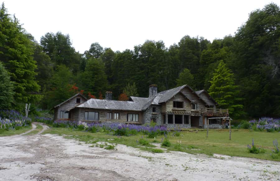 Bariloche: German Immigration and History Walking Tour - Myths versus reality in Patagonia: theories at the end