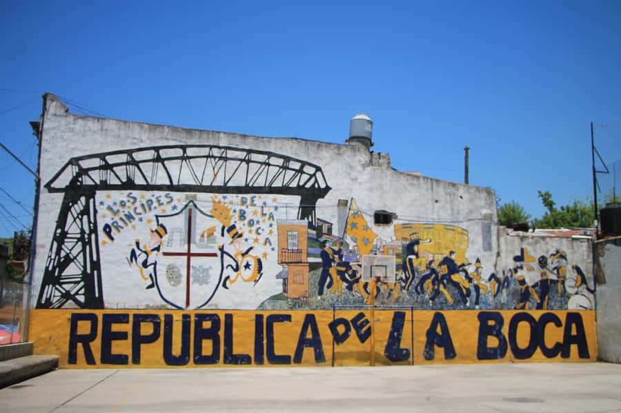 Boca tour: Tango, Soccer, Art and Immigration - Venezuela 649 to La Boca by Bus: Easy Start, Clear Rhythm