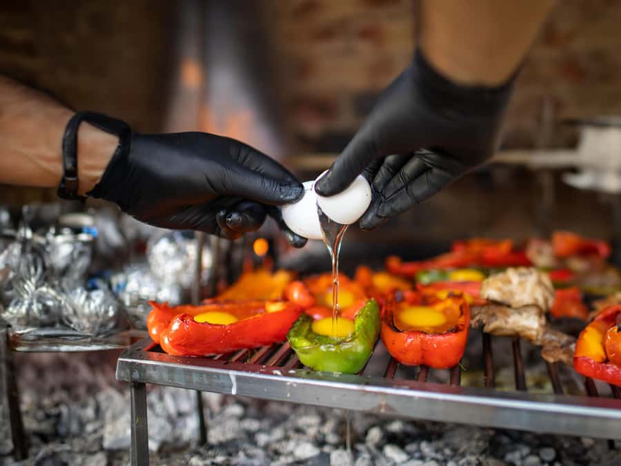 Buenos Aires: Authentic Argentine Asado BBQ with Live Music - Wine pours that keep pace with the fire