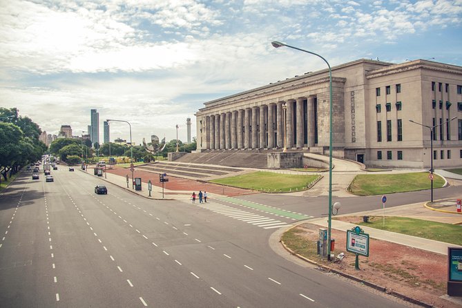 Buenos Aires Bike Tour: North Districts, Recoleta and Palermo - Palermo Woods: zoo, planetarium, botanical garden, roses, and the Spaniard’s Monument