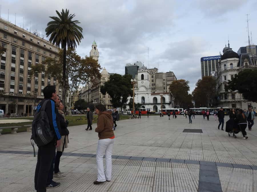 Buenos Aires: City Highlights Guided Tour with Transfer - Plaza de Mayo: your bearings start here