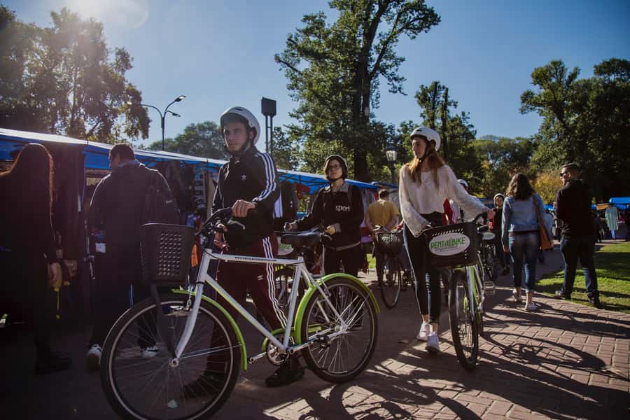Buenos Aires: Full Day Bike Tour with Lunch - La Boca and Caminito, plus the La Bombonera area