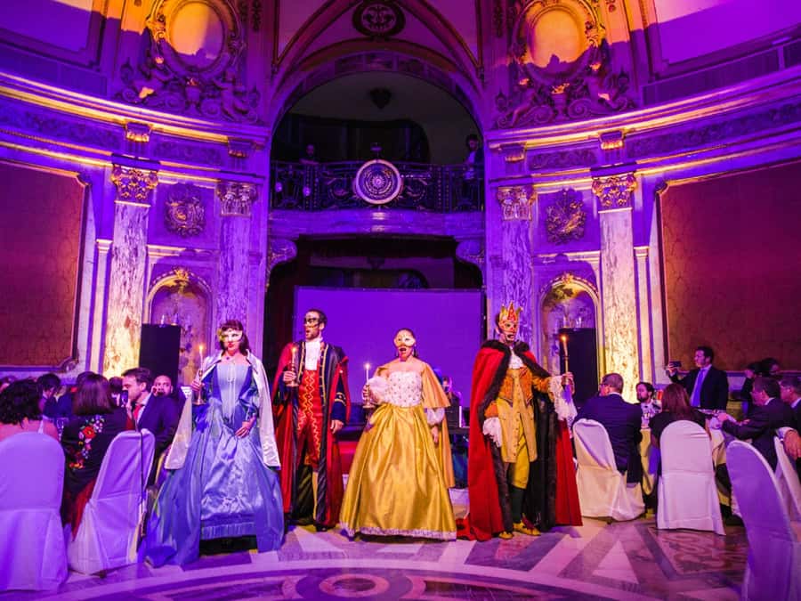 Buenos Aires: Gala Lírica Tickets at Palacio Paz. - Seats, expectations, and the Spanish that you should plan around