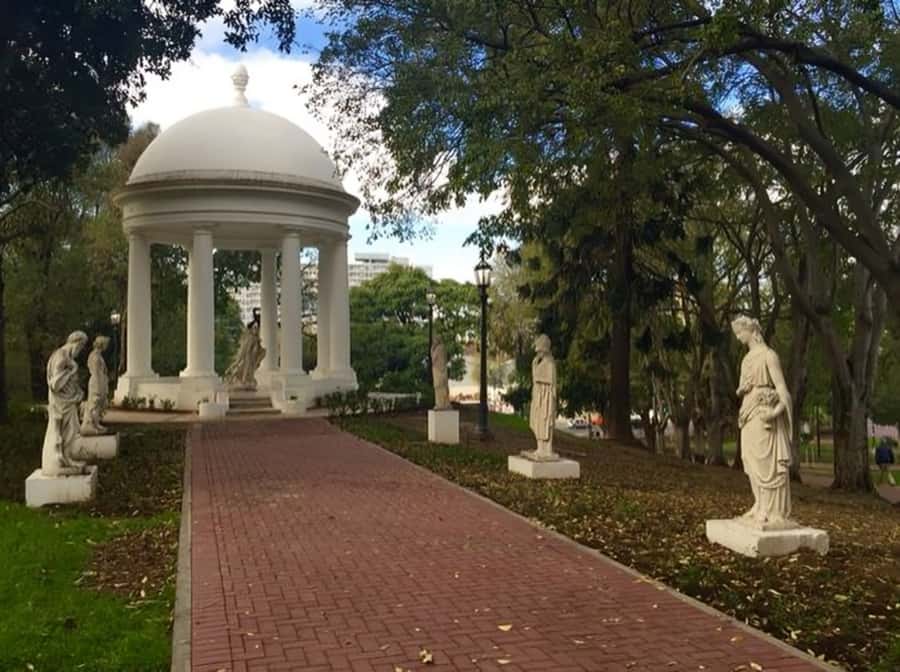 Buenos Aires : Highlights Walking Tour With A Guide - Price and logistics: is $36 worth it?