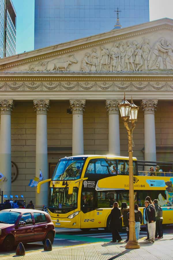 Buenos Aires Hop-On Hop-Off Bus and Exclusive Benefits - Audio guide in 9 languages: how to get the most out of the headphones