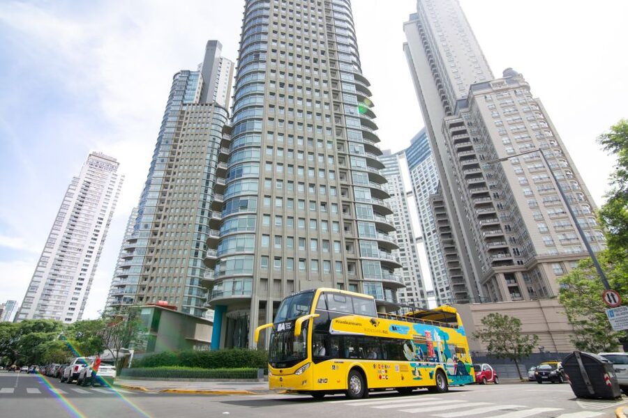Buenos Aires Hop-On Hop-Off Bus and Exclusive Benefits - Route reality check: the loop is about 3 hours, but Buenos Aires traffic is real