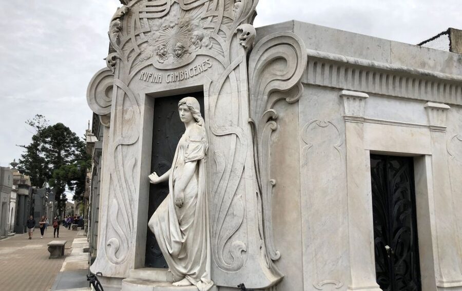 Buenos Aires: La Recoleta Cemetery Guided Tour in English - Legends you can actually connect to the stones