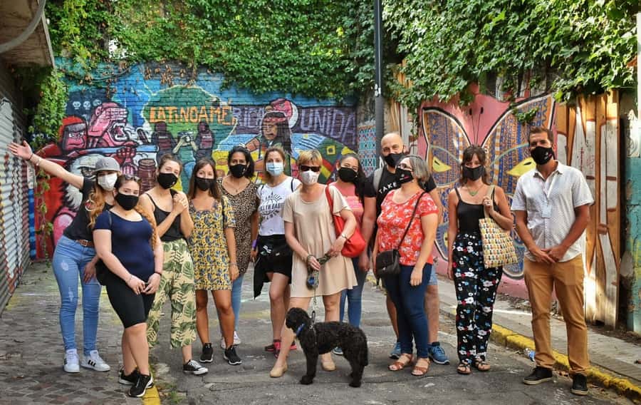 Buenos Aires: Palermo Soho Guided Walking Tour - Plaza Armenia and the Armenian community at bar-hub level
