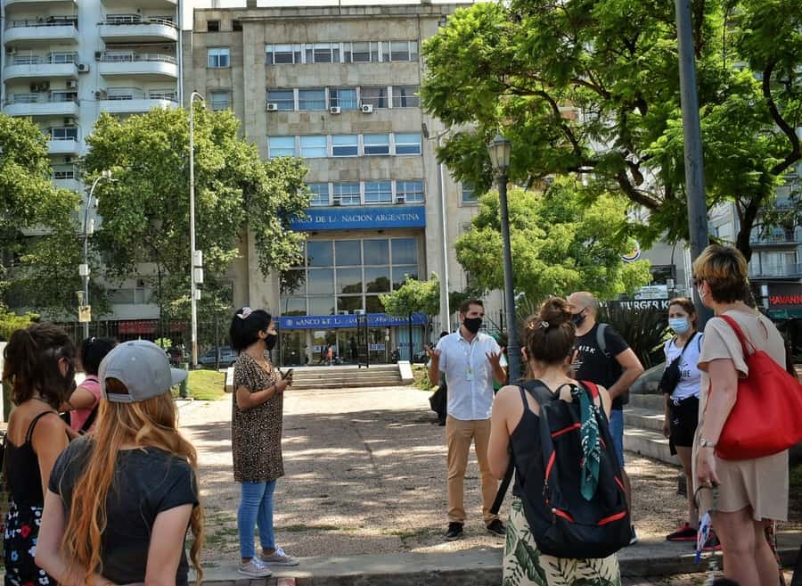 Buenos Aires: Palermo Soho Guided Walking Tour - Meeting at the Garibaldi Monument, then getting your bearings fast