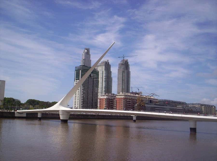 Buenos Aires: Panoramic Bus Tour - La Boca and Caminito: color, tenements, and Boca Juniors passion