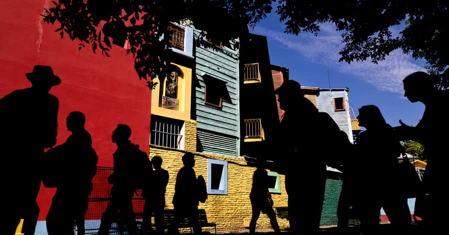 Buenos Aires: Private Photo Tour for Ammateur Photographers - Entering La Boca at Fundacion Proa, then shooting with a plan