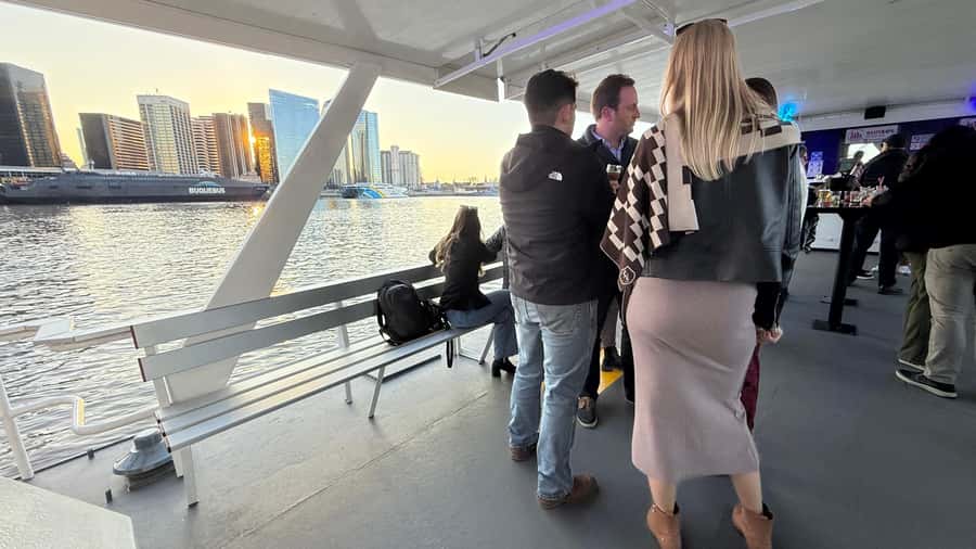 Buenos Aires: Puerto Madero Sunset Cruise with Open Bar - Getting your bearings: meeting point, boarding rules, and small practical tips