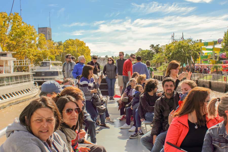 Buenos Aires: Puerto Madero to Tigre Round Trip Cruise - Boat comfort, crew, and what the audio guide actually adds