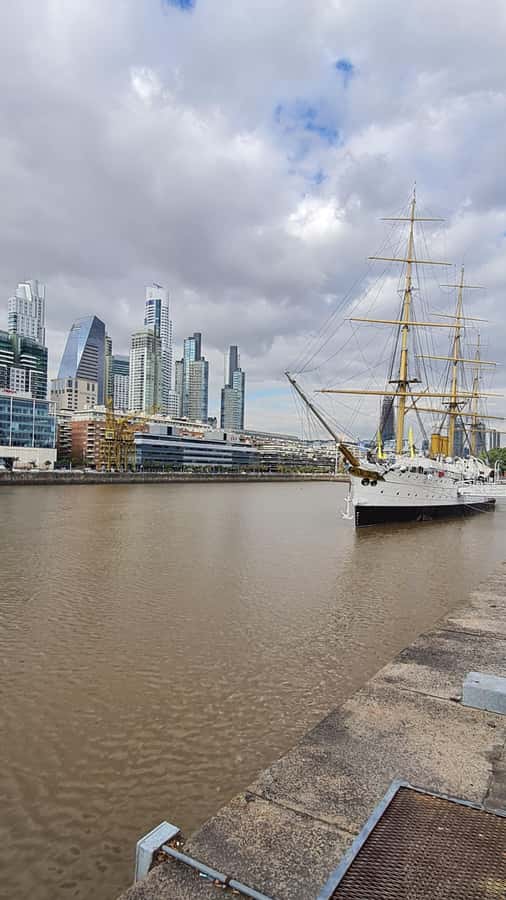 Buenos Aires: Puerto Madero Tour For Small Groups - Why Puerto Madero works best on a small-group guided walk