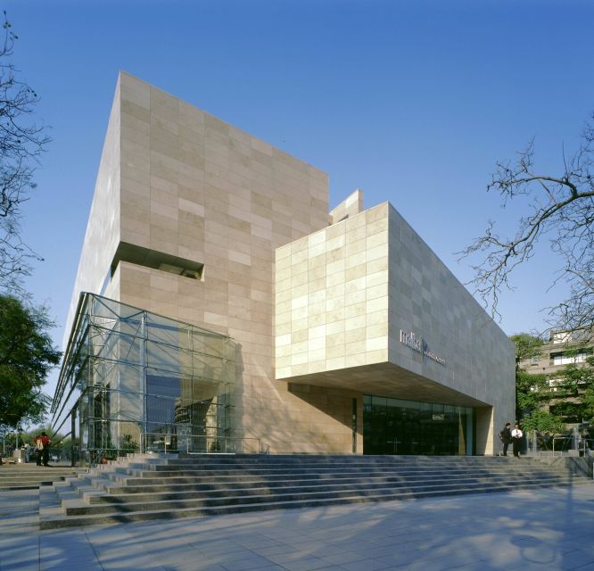 Buenos Aires: Recoleta Neighborhood Walking Tour - Art culture stops: MALBA, Museo Nacional de Bellas Artes, and Palais de Glace