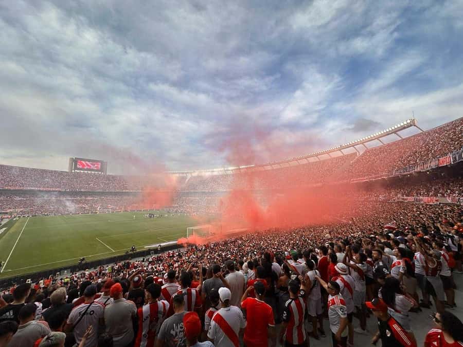 Buenos Aires: See a River Plate game with transport & local - Price and value: is $346 worth it for 4 hours?