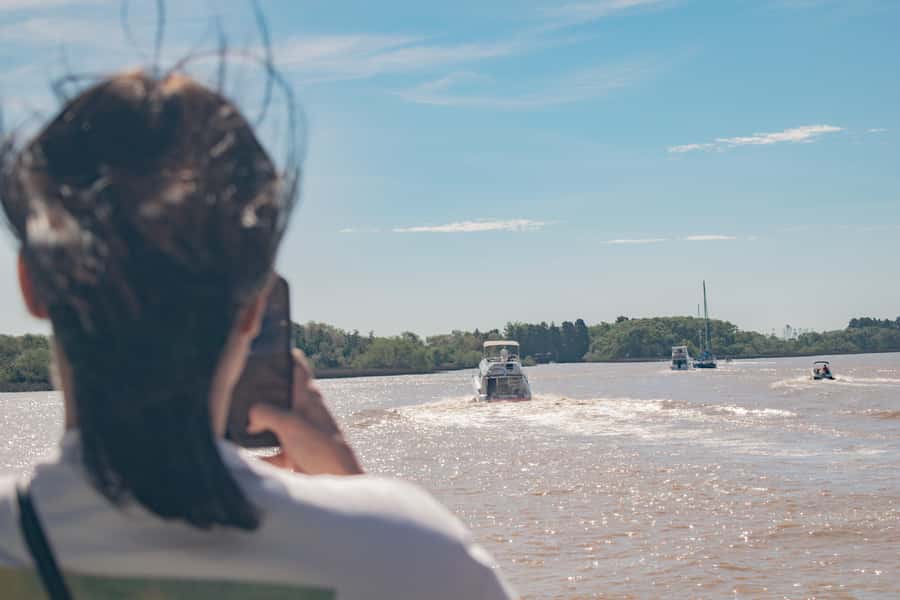 Buenos Aires: "Ticket"- 2hs of Navigation Premium to Tigre - Leaving Puerto Madero: skyline views over the Río de la Plata