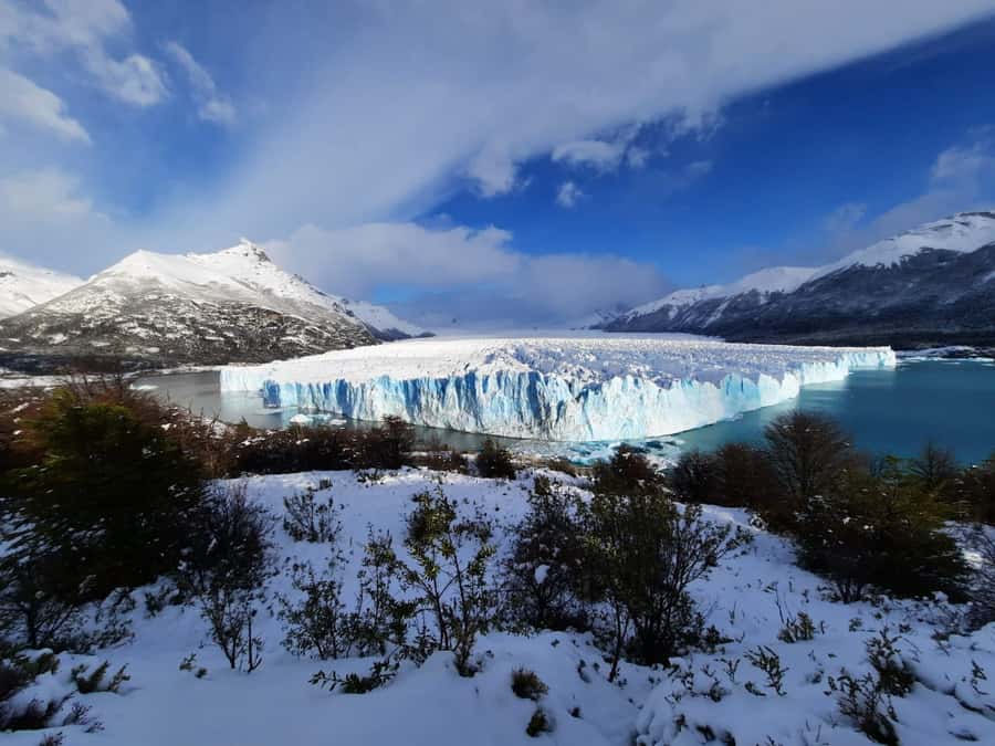 Calafate: Perito Moreno Glacier Guided Full-Day Tour - Bajo las Sombras Port: your pivot point for walking or a boat ride