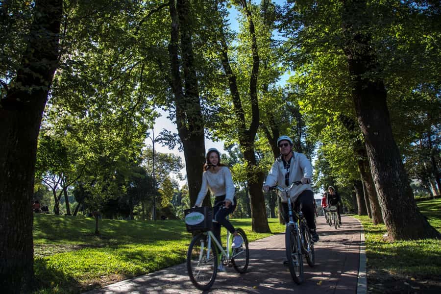 City Bike Tour in Palermo and Recoleta - The return ride: Barrio Norte, Palermo, and downtown views