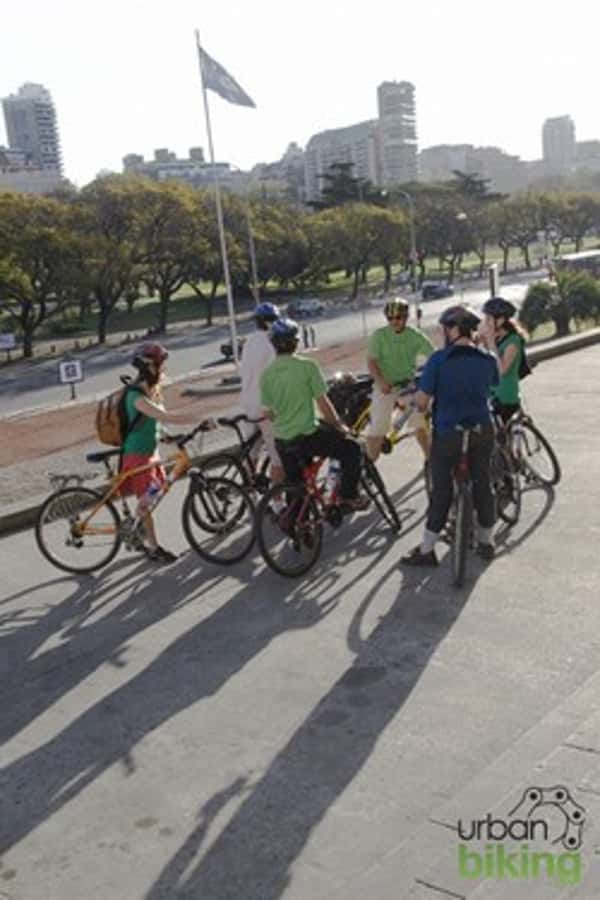 City Bike Tour in Palermo and Recoleta - Getting rolling at Chile 1145, then building momentum