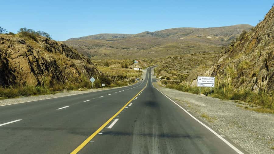 Cordoba: Full-day Tour to Traslasierras Valley - Mina Clavero and Los Elefantes: town time plus rock formations