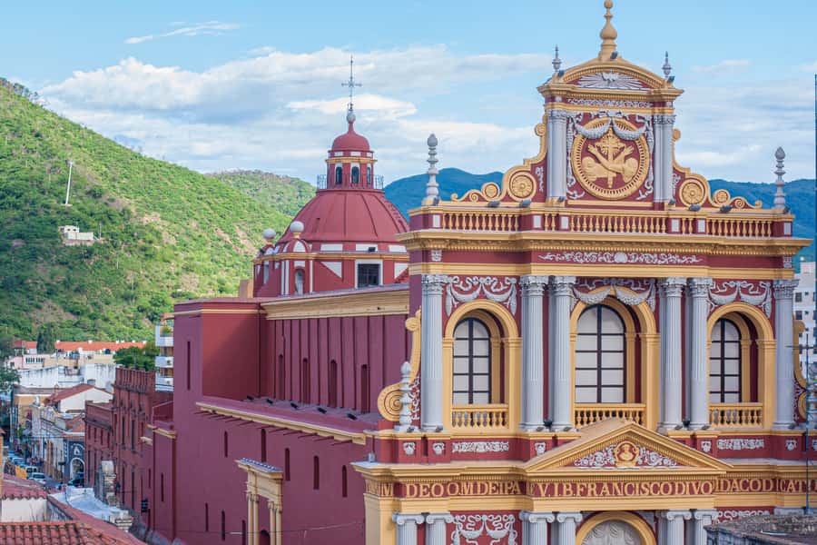 Discover Salta and enjoy the city with a photojournalist - American Cultural Center: a quick pause that adds depth