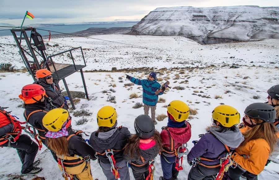 El Calafate: 4WD Adventure with Optional Hike or Zipline - Wildlife and Wind-Eroded Formations (The Labyrinth of Stones)