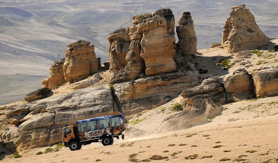 El Calafate: 4WD Adventure with Optional Hike or Zipline - Estancia Huyliche: Snack or Lunch in the Oldest House
