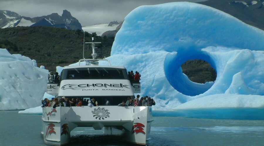 El Calafate: All Glaciers Boat Trip - Uppsala Glacier, the biggest ice you can spot from far away