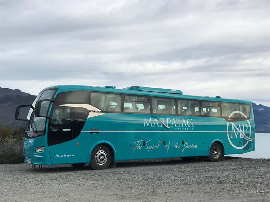 El Calafate: Glaciers Gourmet Experience - Full Day Cruise - Puesto Las Vacas Stop, a Quick Human-Scale Moment