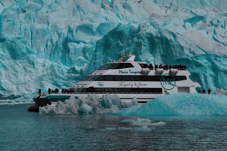 El Calafate: Gourmet Navigation Upsala & Spegazzini Glaciers - A luxury glacier day, built for real viewing from El Calafate