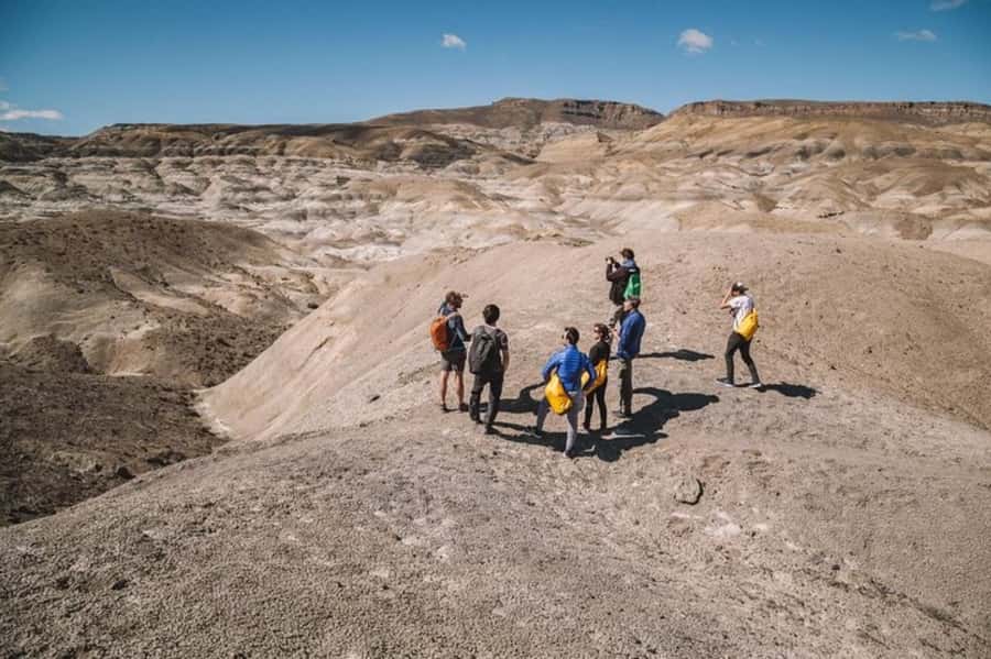 El Calafate: Kayak and Hike La Leona River Tour - Hotel Pickup, The Van Ride, And Setting Expectations for Timing