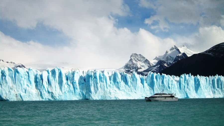 El Calafate: Lake Argentino Upsala Channel Glaciers Cruise - Spegazzini Channel and the hanging glaciers show