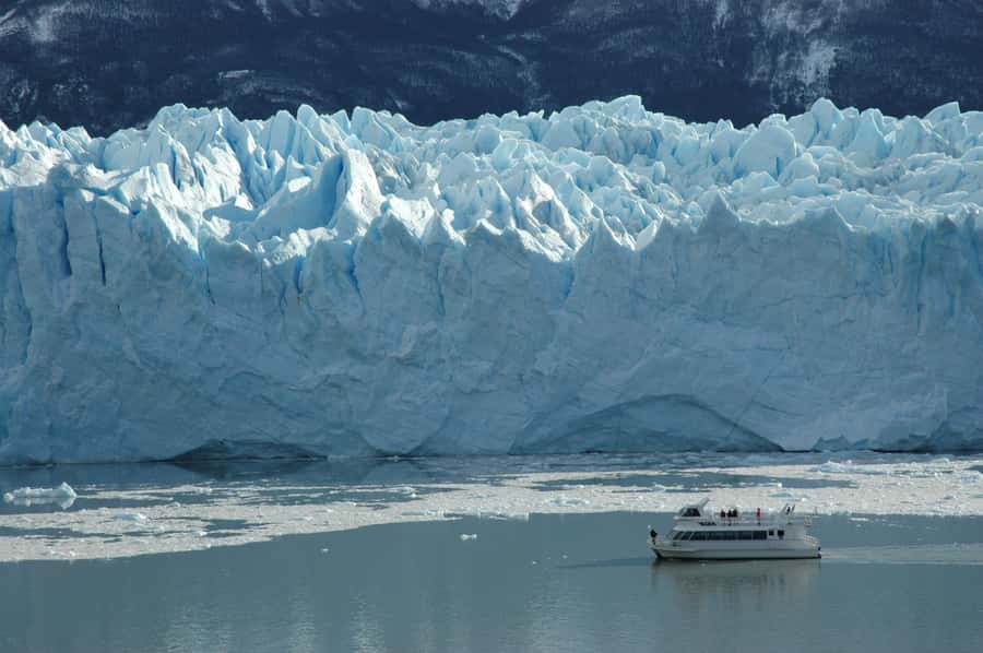 El Calafate: Perito Moreno Glacier & Optional Boat Cruise - Food, Warmth, and Bathroom Reality at the Park