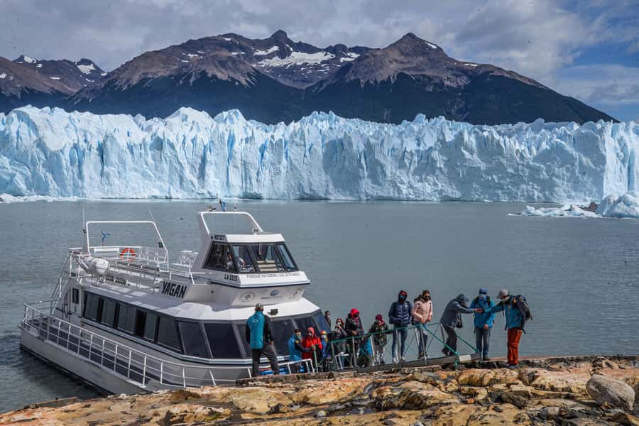El Calafate: "Perito Moreno Glacier with the Tour - Blue Safari". - Blue Safari pricing: what $321 includes, and what you still pay