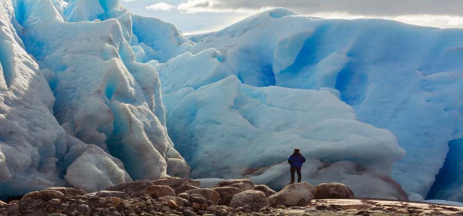 El Calafate: Safari Azul Los Glaciares Trekking Tour - Lago Rico cruise: the first real glacier punch (and photo setup)