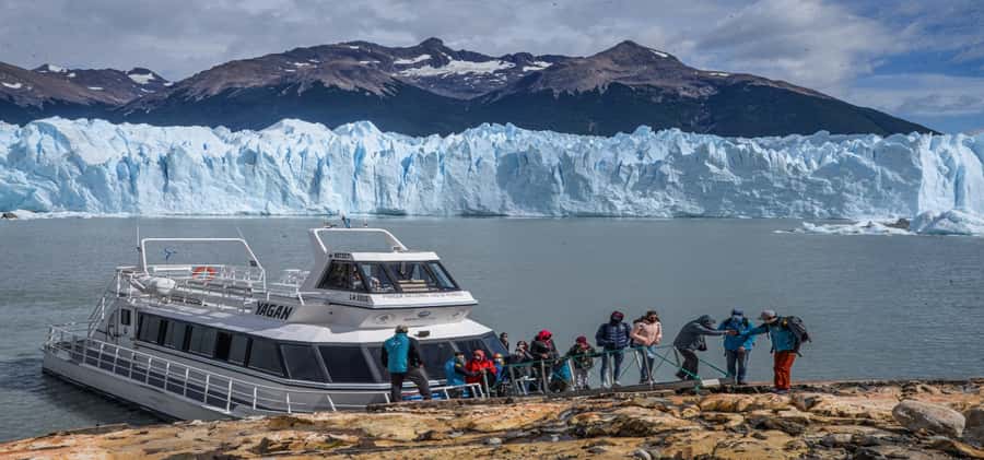 El Calafate: Safari Azul Los Glaciares Trekking Tour - Catwalk time at Perito Moreno: your 2-hour freedom window