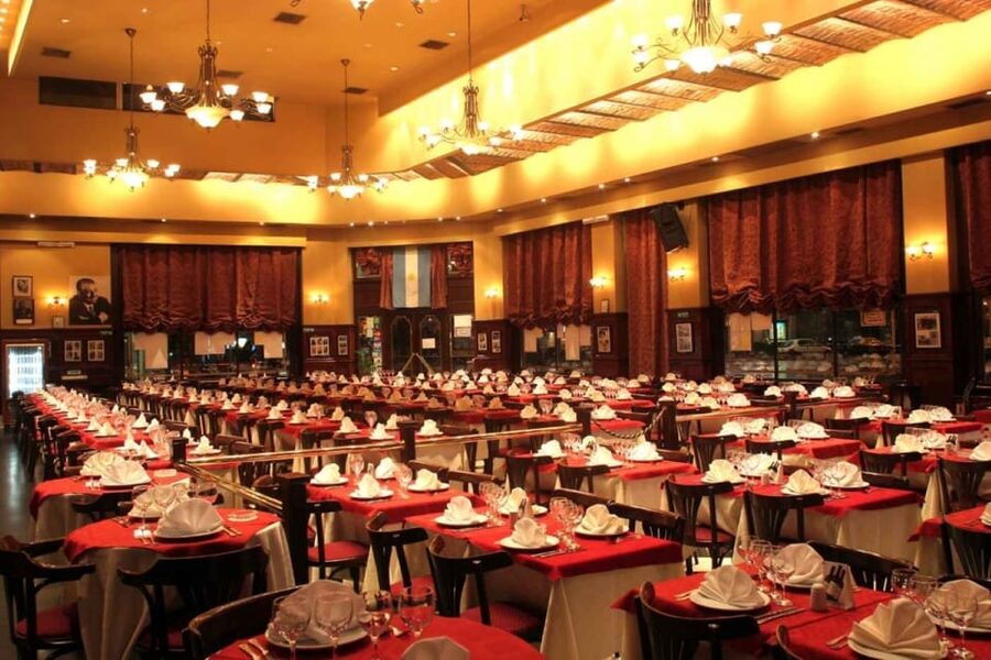 Esquina Homero Manzi Dinner and Tango Show - The Venue Experience: Comfortable Shoes and a Hands-On Atmosphere