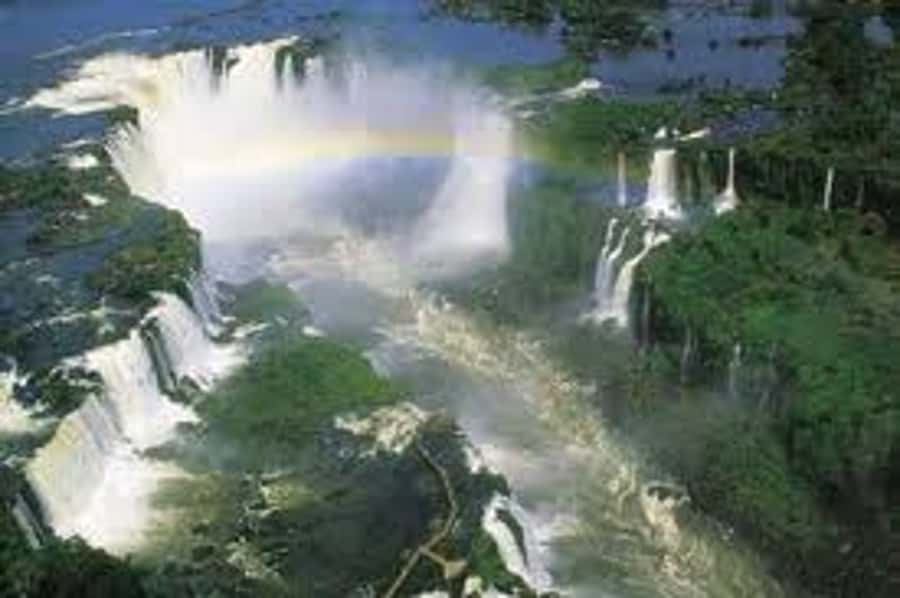 Explore Iguazu Falls in Brazil: An Unforgettable Experience - Why the Brazilian Side Gives You a Different Iguazú View