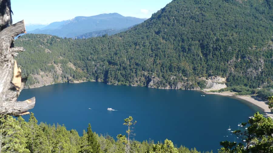 From Bariloche: San Martin de los Andes and 7 Lakes Circuit - Villa La Angostura and Nahuel Huapi, the glacial-scale moment