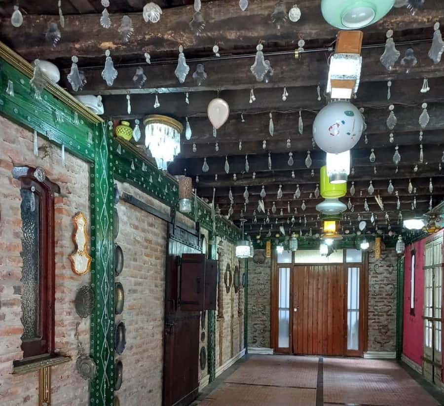 From Buenos Aires: Magical and Mysterious Campanopolis Tour - The Language Rule You Must Not Ignore: Spanish and Portuguese During the Guided Tour